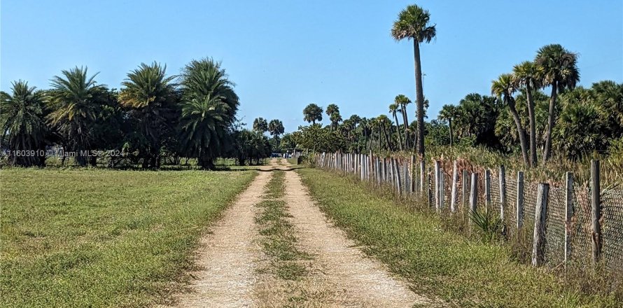 Villa ou maison à Clewiston, Floride 3 chambres, 115.94 m2 № 1223518