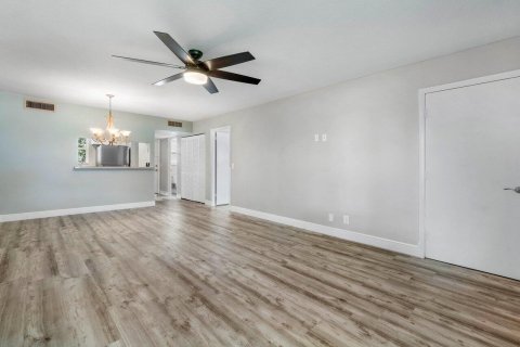 Condominio en venta en Royal Palm Beach, Florida, 1 dormitorio, 61.32 m2 № 1121382 - foto 22