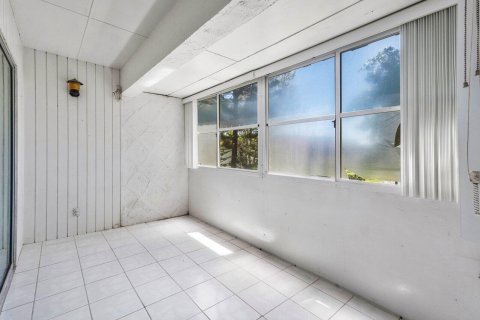 Condominio en venta en Royal Palm Beach, Florida, 1 dormitorio, 61.32 m2 № 1121382 - foto 10