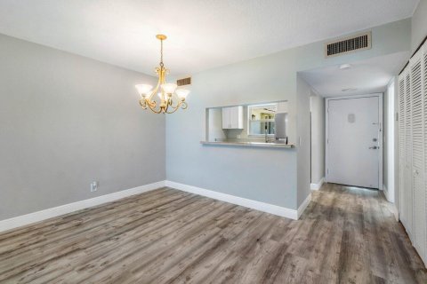 Condominio en venta en Royal Palm Beach, Florida, 1 dormitorio, 61.32 m2 № 1121382 - foto 27