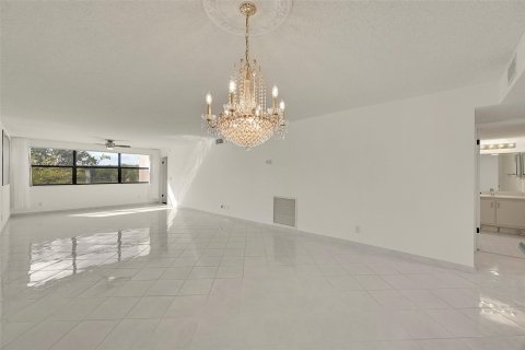 Condominio en venta en Sunrise, Florida, 2 dormitorios, 131.74 m2 № 1121343 - foto 19