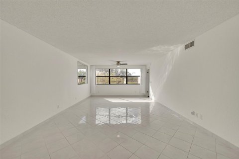Copropriété à vendre à Sunrise, Floride: 2 chambres, 131.74 m2 № 1121343 - photo 18