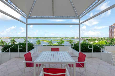 Condo in West Palm Beach, Florida, 3 bedrooms  № 747974 - photo 5