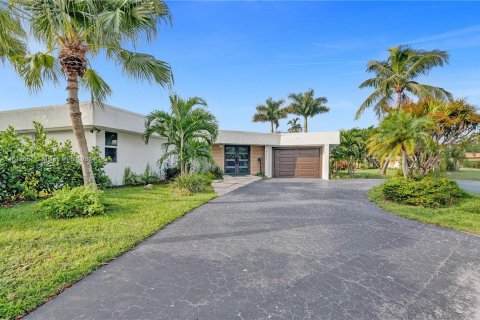 Casa en venta en Tamarac, Florida, 5 dormitorios, 298.22 m2 № 1407728 - foto 1