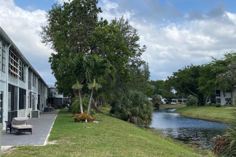 Condo in Deerfield Beach, Florida, 1 bedroom  № 1092681 - photo 15