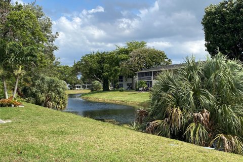 Condo in Deerfield Beach, Florida, 1 bedroom  № 1092681 - photo 13