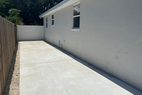 Casa en venta en Tampa, Florida, 3 dormitorios, 120.12 m2 № 1253585 - foto 25