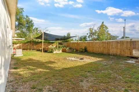 House in Tampa, Florida 3 bedrooms, 83.61 sq.m. № 1439403 - photo 11