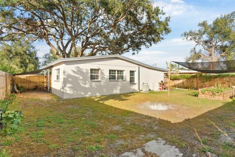 House in Tampa, Florida 3 bedrooms, 83.61 sq.m. № 1439403 - photo 10