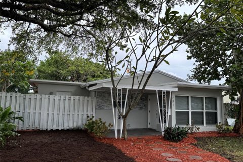 House in Oakland Park, Florida 3 bedrooms, 93.74 sq.m. № 888193 - photo 19