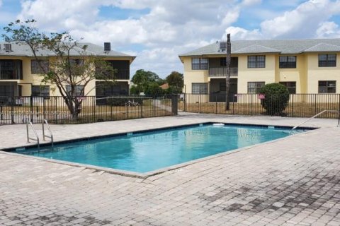 Copropriété à vendre à Delray Beach, Floride: 2 chambres, 78.78 m2 № 1304872 - photo 2