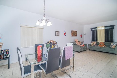 Villa ou maison à vendre à Kissimmee, Floride: 3 chambres, 234.86 m2 № 1299898 - photo 7