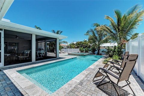 Villa ou maison à vendre à Anna Maria, Floride: 3 chambres, 163.97 m2 № 957686 - photo 4