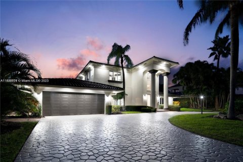 Villa ou maison à vendre à Lighthouse Point, Floride: 5 chambres, 381.74 m2 № 858664 - photo 3