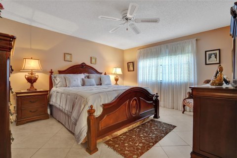 Condo in Tamarac, Florida, 2 bedrooms  № 935277 - photo 22