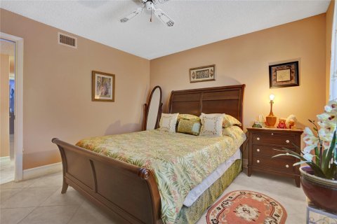 Condo in Tamarac, Florida, 2 bedrooms  № 935277 - photo 21