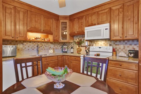 Condo in Tamarac, Florida, 2 bedrooms  № 935277 - photo 26