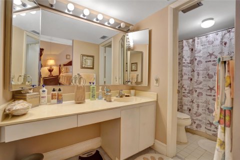 Condo in Tamarac, Florida, 2 bedrooms  № 935277 - photo 20