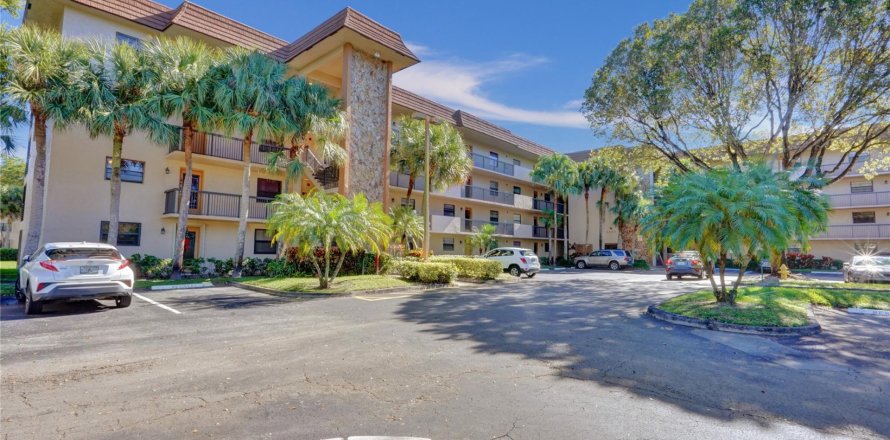 Condo in Tamarac, Florida, 2 bedrooms  № 935277