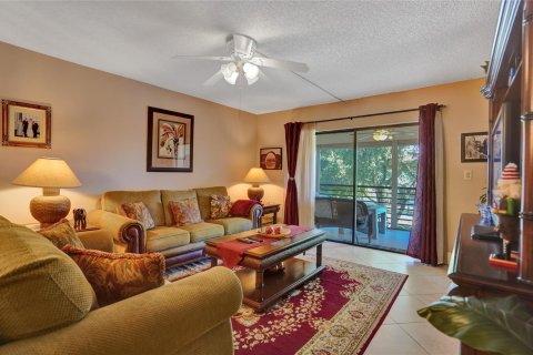 Condo in Tamarac, Florida, 2 bedrooms  № 935277 - photo 24