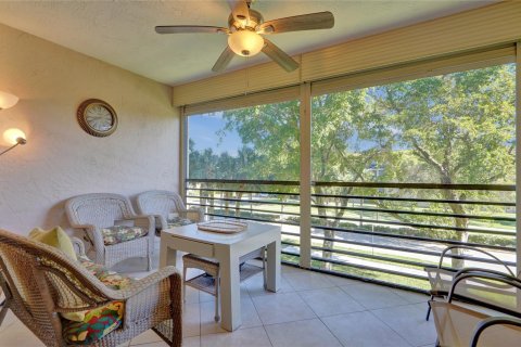 Condo in Tamarac, Florida, 2 bedrooms  № 935277 - photo 13