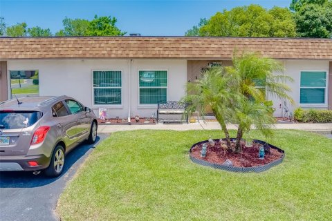 Copropriété à vendre à New Port Richey, Floride: 2 chambres, 76.64 m2 № 1201919 - photo 4