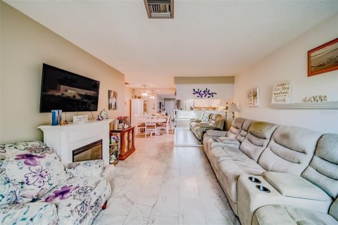 Copropriété à vendre à New Port Richey, Floride: 2 chambres, 76.64 m2 № 1201919 - photo 7