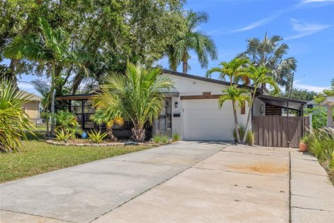 Casa en venta en Saint Petersburg, Florida, 3 dormitorios, 120.59 m2 № 1347073 - foto 1