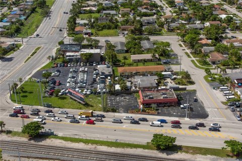 Propiedad comercial en venta en Pompano Beach, Florida № 1315547 - foto 14