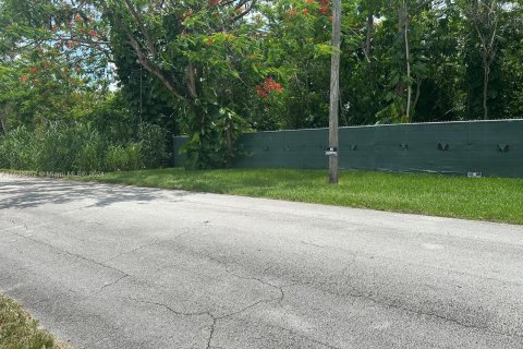 Propiedad comercial en venta en Miami, Florida № 1310142 - foto 2