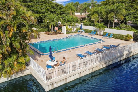 Villa ou maison à vendre à Palm Beach Gardens, Floride: 3 chambres, 182.83 m2 № 910089 - photo 18