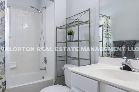 Condominio en venta en Kissimmee, Florida, 4 dormitorios, 136.57 m2 № 875263 - foto 14