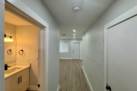 House in Fort Lauderdale, Florida 1 bedroom № 1395186 - photo 6