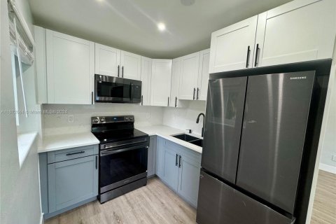 House in Fort Lauderdale, Florida 1 bedroom № 1395186 - photo 3