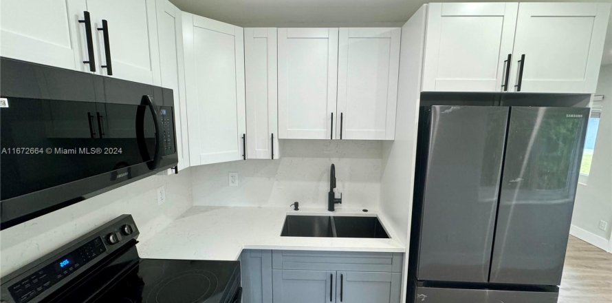 House in Fort Lauderdale, Florida 1 bedroom № 1395186