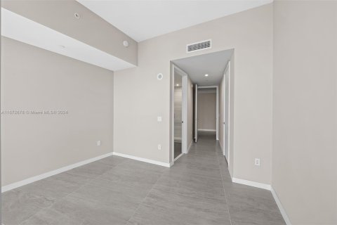 Condo in Miami, Florida, 4 bedrooms  № 1395188 - photo 29