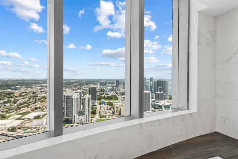 Condominio en venta en Miami, Florida, 4 dormitorios, 291.25 m2 № 1395188 - foto 7