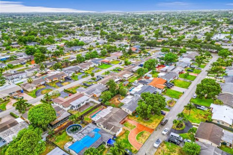 Villa ou maison à vendre à Pembroke Pines, Floride: 3 chambres, 135.64 m2 № 1291602 - photo 6