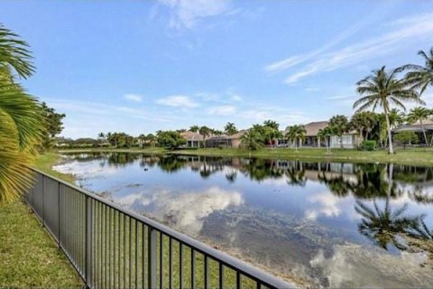 Villa ou maison à vendre à Parkland, Floride: 6 chambres, 353.49 m2 № 760997 - photo 2