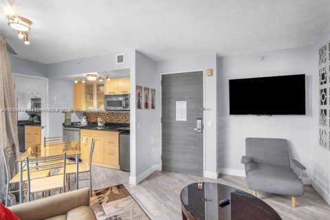 Condo in Fort Lauderdale, Florida, 1 bedroom  № 1306212 - photo 11