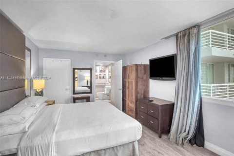 Condo in Fort Lauderdale, Florida, 1 bedroom  № 1306212 - photo 8