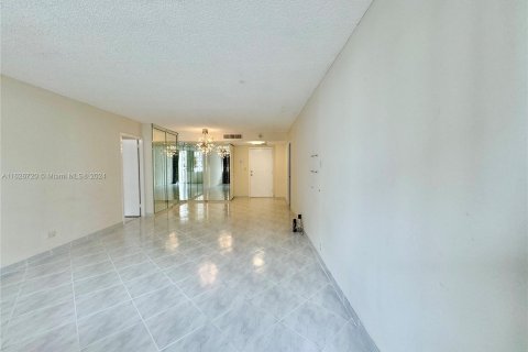 Copropriété à vendre à Sunny Isles Beach, Floride: 2 chambres, 100.98 m2 № 1306148 - photo 8