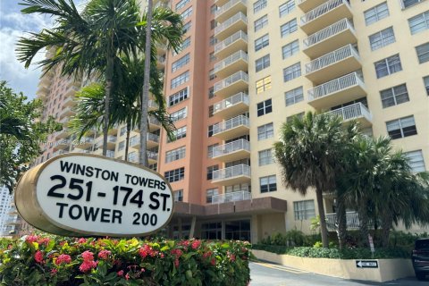 Condominio en venta en Sunny Isles Beach, Florida, 2 dormitorios, 100.98 m2 № 1306148 - foto 1