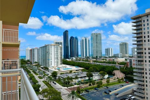 Copropriété à vendre à Sunny Isles Beach, Floride: 2 chambres, 100.98 m2 № 1306148 - photo 2