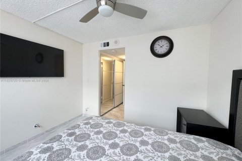 Copropriété à vendre à Sunny Isles Beach, Floride: 2 chambres, 100.98 m2 № 1306148 - photo 22