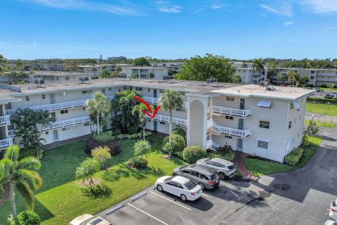 Condo in Palm Springs, Florida, 2 bedrooms  № 1093421 - photo 26