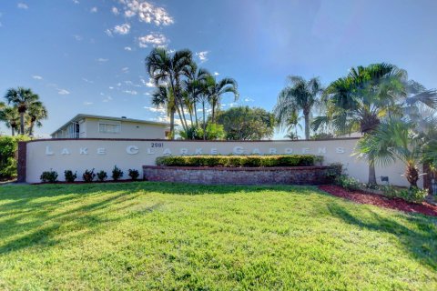 Condo in Palm Springs, Florida, 2 bedrooms  № 1093421 - photo 19