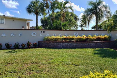 Condo in Palm Springs, Florida, 2 bedrooms  № 1093421 - photo 1