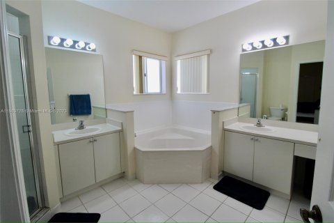 Adosado en venta en Homestead, Florida, 3 dormitorios, 155.15 m2 № 912233 - foto 13