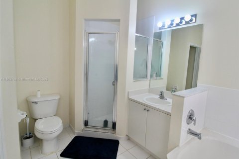 Купить таунхаус в Хомстед, Флорида 3 спальни, 155.15м2, № 912233 - фото 14